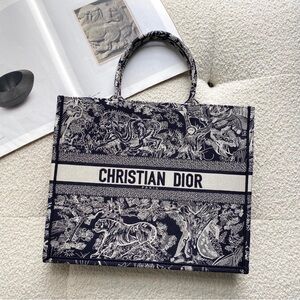 💟  Dior Large Book Tote